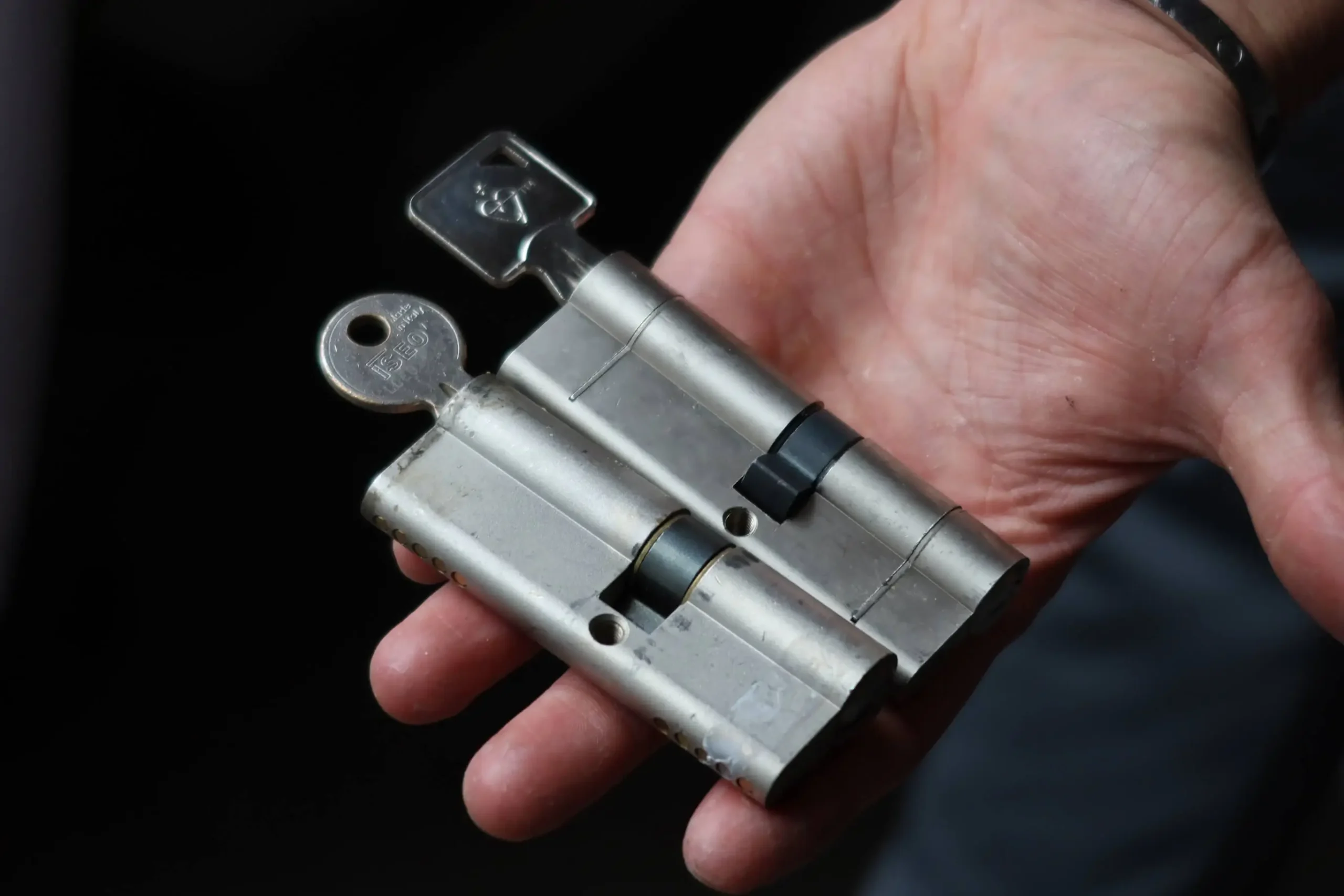 Kingdom Locksmith engineer in Coventry